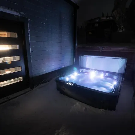 Arctic Iglu Levi